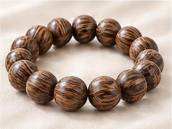Vòng gỗ trầm hương sọc hổ
