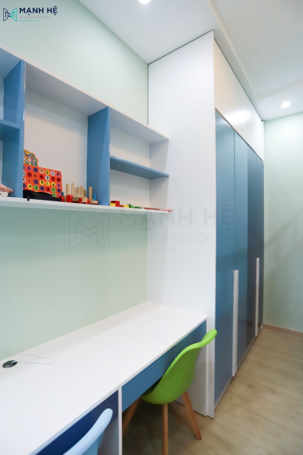 tủ quần áo liền bàn học