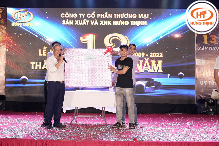 hung thinh sinh nhat 10