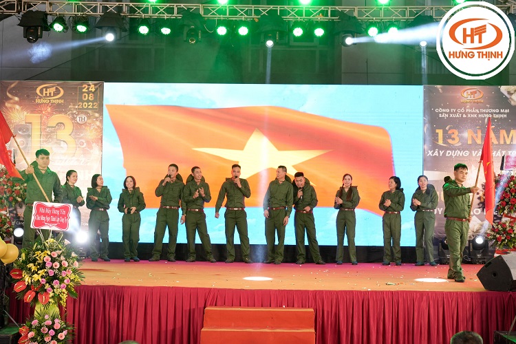 hung thinh sinh nhat 29