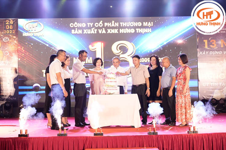 hung thinh sinh nhat 4