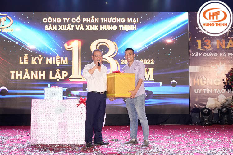 hung thinh sinh nhat 9