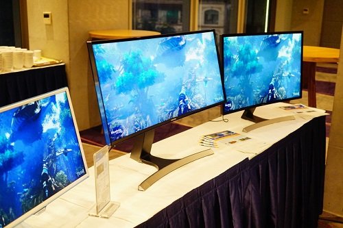 Kiểm tra tổng quan về bên ngoài màn hình máy tính cũ