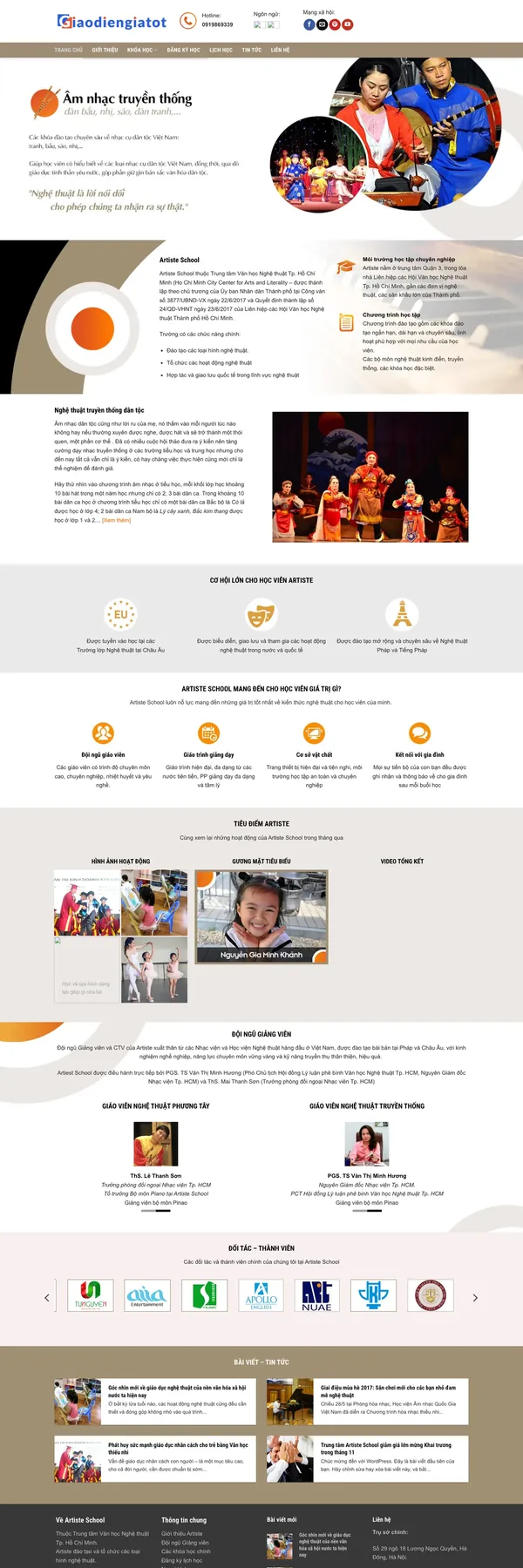 Màn hình đầu mẫu website trung tâm nghệ thuật dạy nhạc cụ và múa