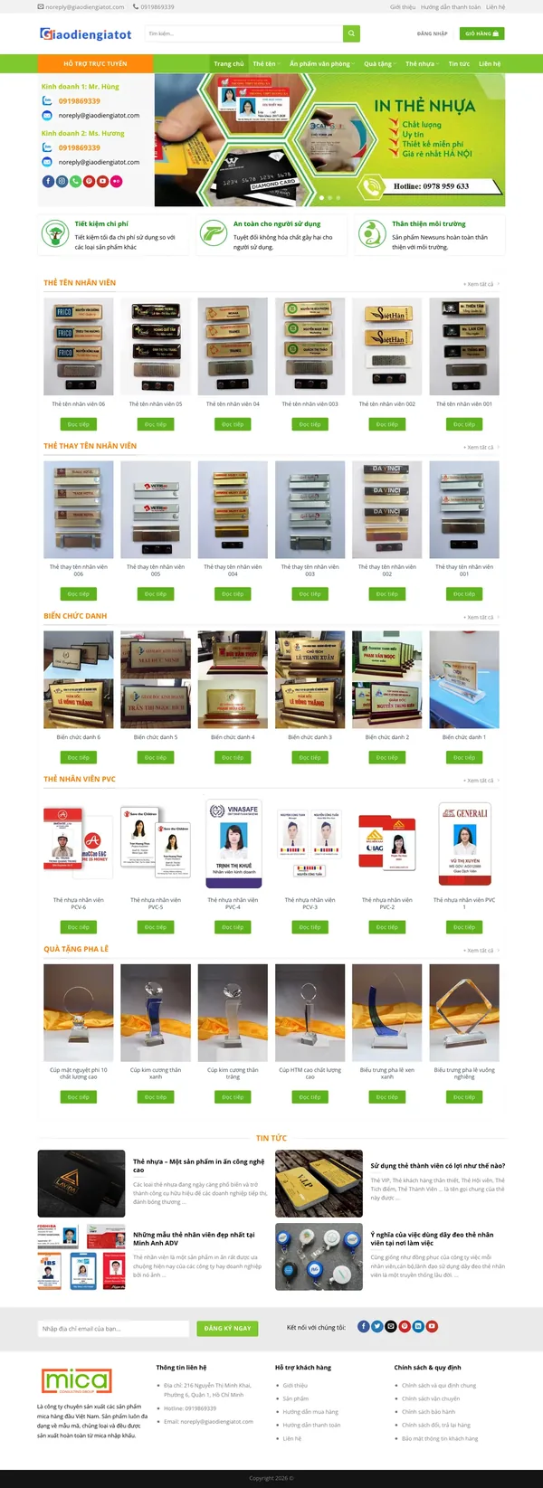 Màn hình đầu mẫu website in thẻ nhân viên với khung hỗ trợ trực tuyến và slider